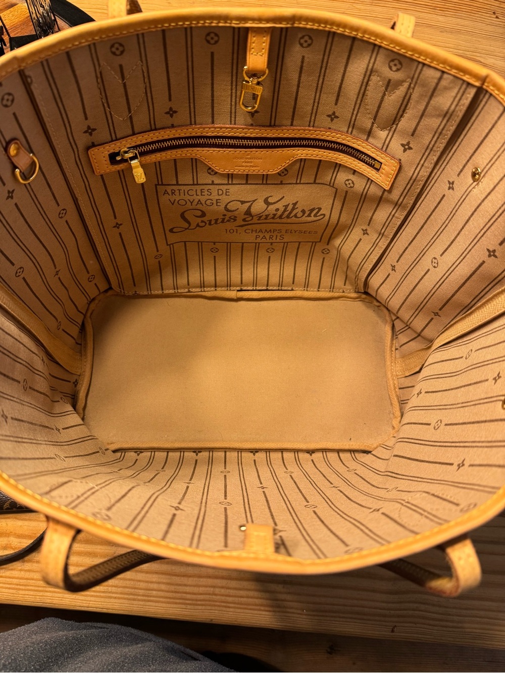 Louis Vuitton Monogram Neverfull MM - Picture 3 of 16